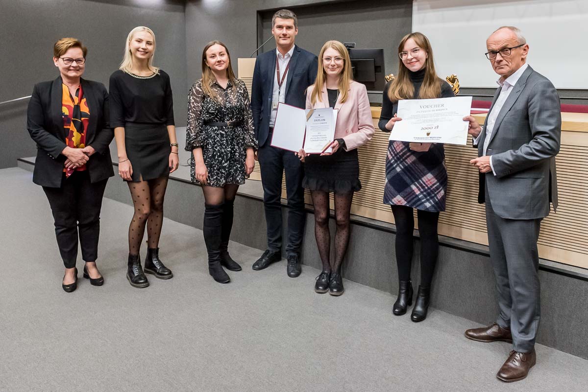 We had the pleasure to take part in the award ceremony for the Best Scientific Groups in our university. We are very happy to announce that we took the 3rd place!